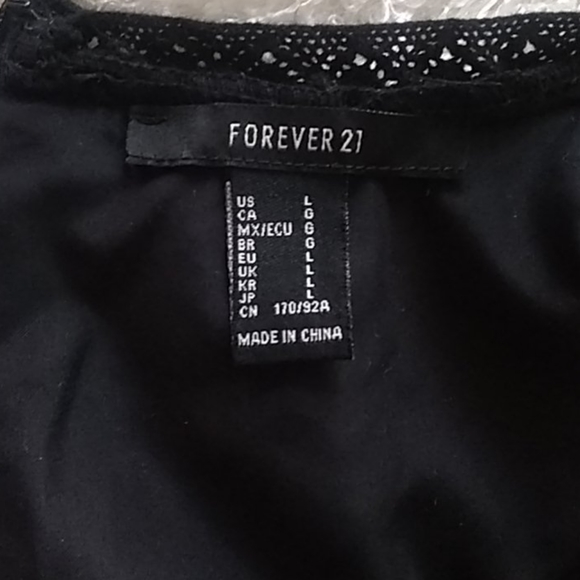 Forever 21 floral printed top , lightweight velour - Picture 5 of 7